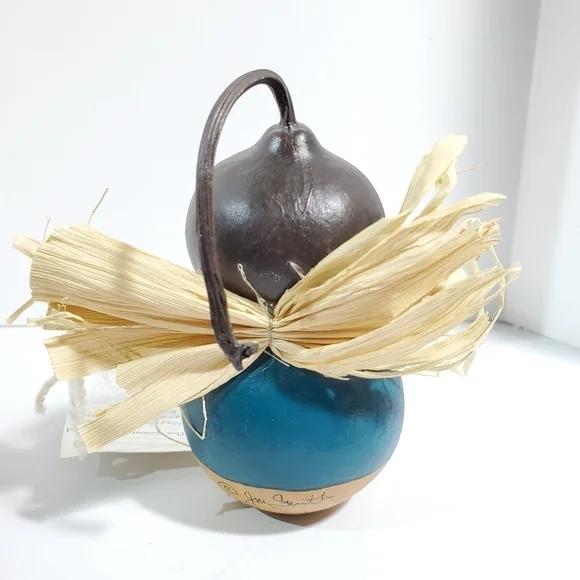 The "Gourdian" Angel Gourd Guardian handpainted signed Jm Smith - Picture 3 of 7